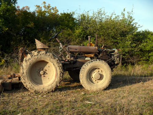 em-025_traktor