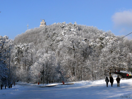 Kilátó a hegyen